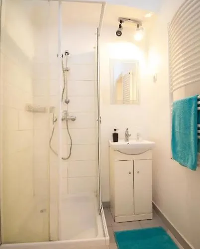 Cityscape Budget Jokai Flat דירה בודפשט