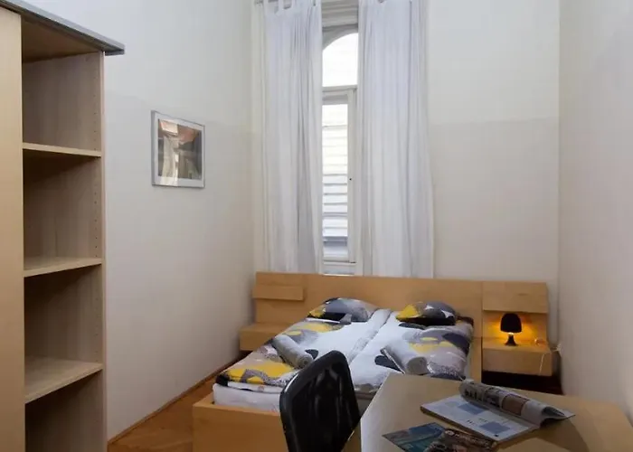 Cityscape Budget Jokai Flat